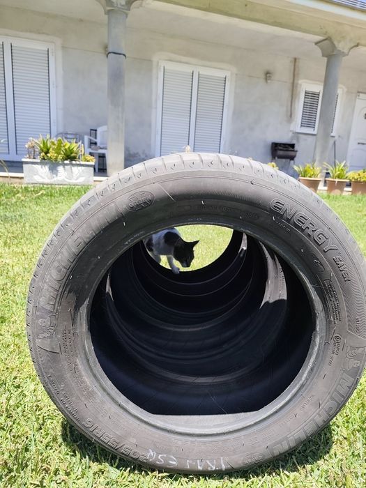 "Conjunto 4 Pneus Michelin 205/55 R16 - Como Novos"