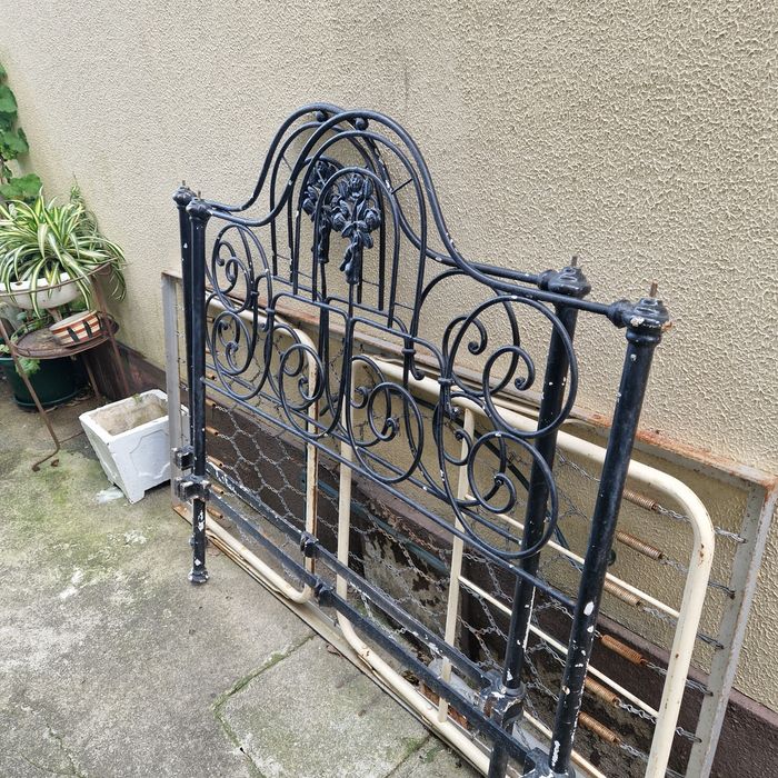 Cama de Ferro completa.