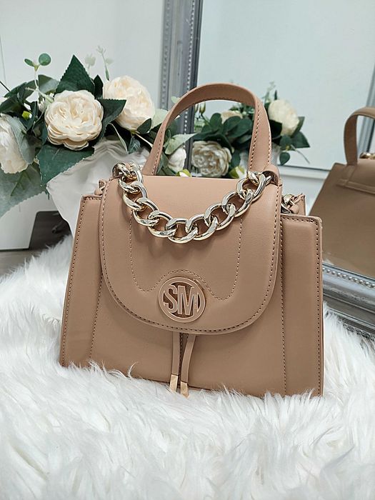 Beżowa torebka kuferek listonoszka złote elementy miejska Steve Madden