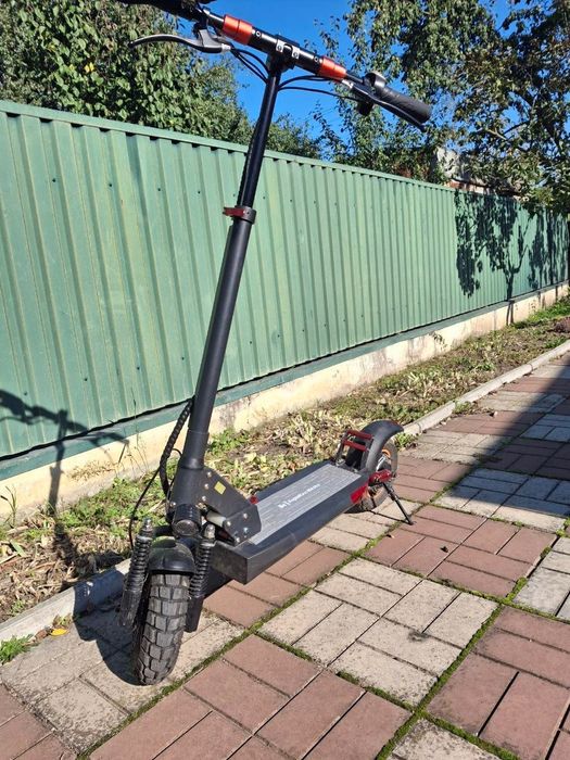 Електросамокат куго м4 про