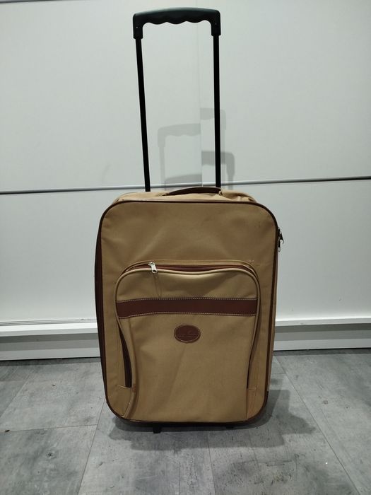 Carla Faustini walizka.