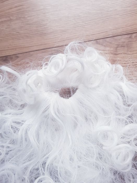 Nowa broda Świętego Mikołaja marki Dealz