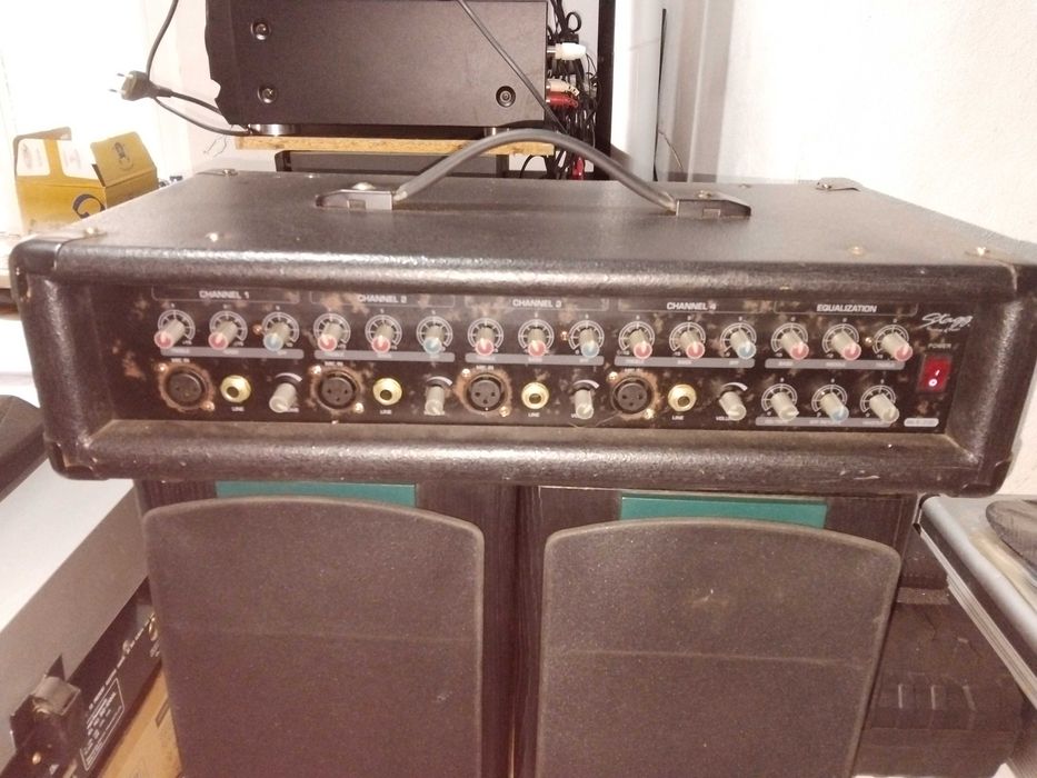 Stagg  powered mixer head misturador amplificado de 4 canais