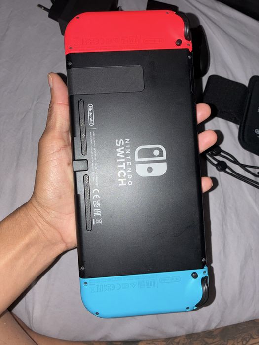 Nitendo switch ( completo vai com jogo do super mario maker 2)