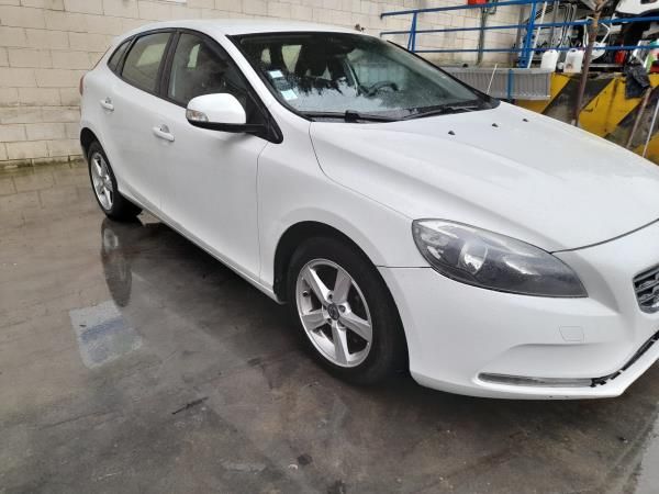 Para peças VOLVO V40 Hatchback