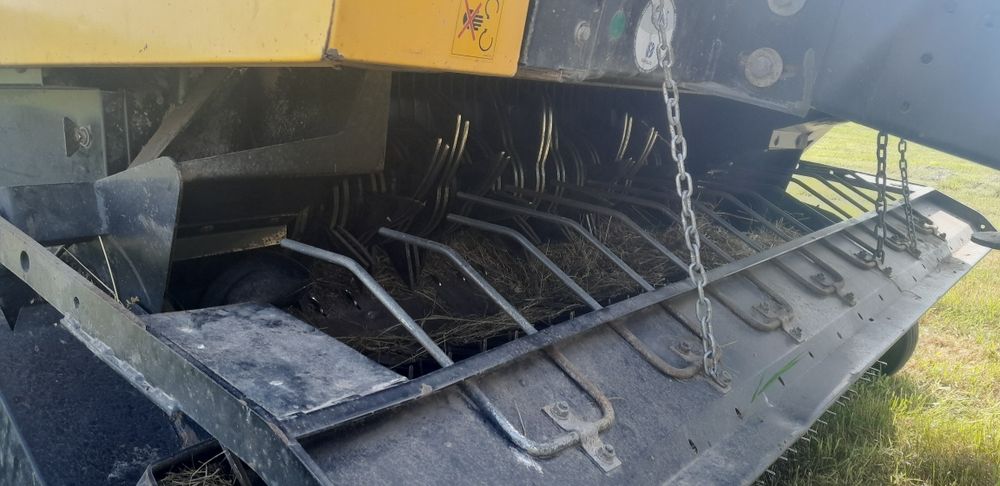 Prasa belująca New Holland 6090