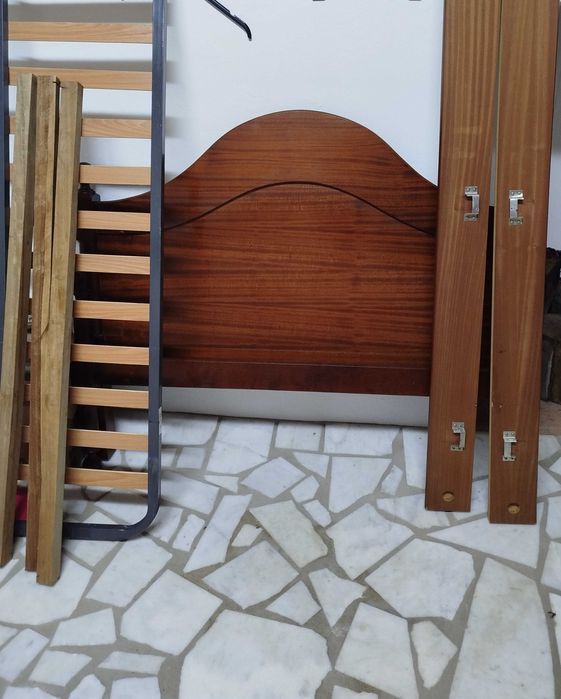 Cama casal com estrado