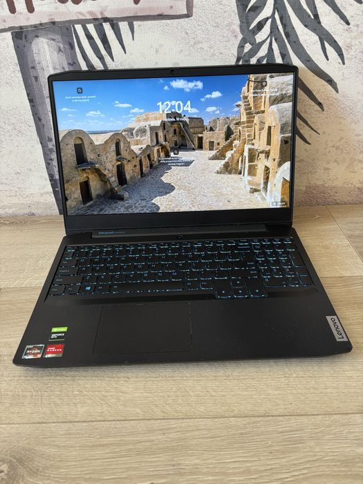 Laptop Gamingowy Lenovo 82EY