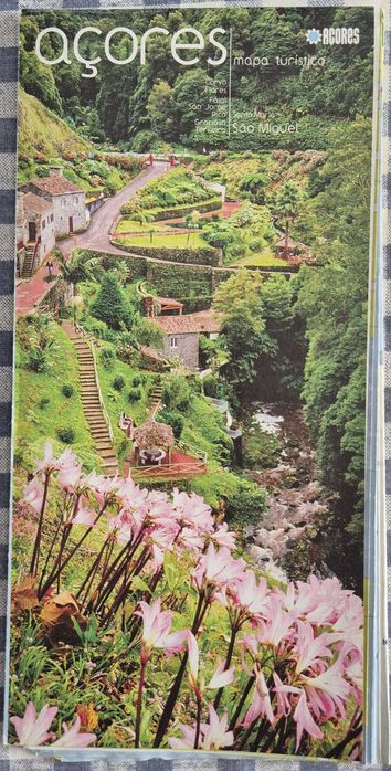 Guia «Açores - Guia Turístico 2012»