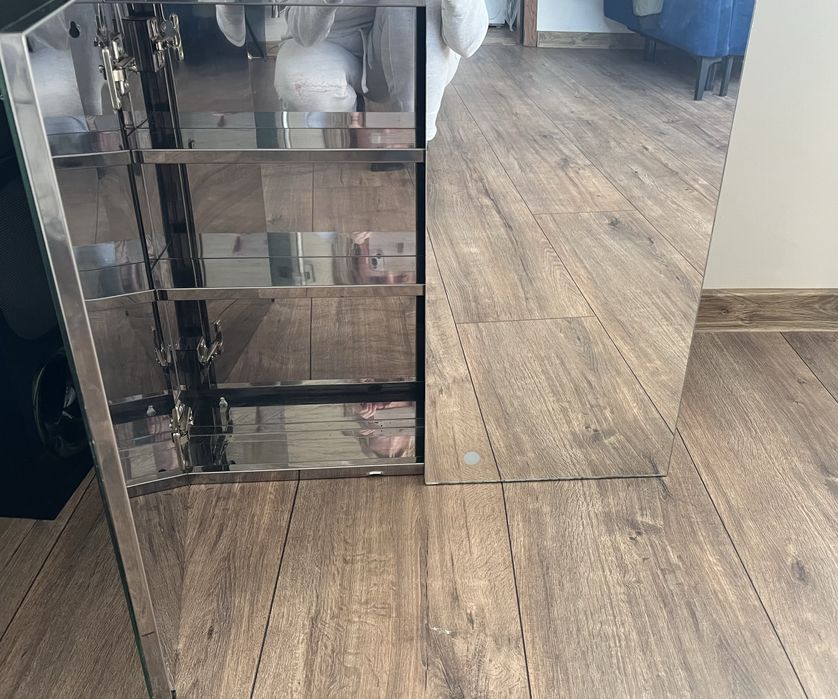 Lustro szafka     Ze stali kwasowej