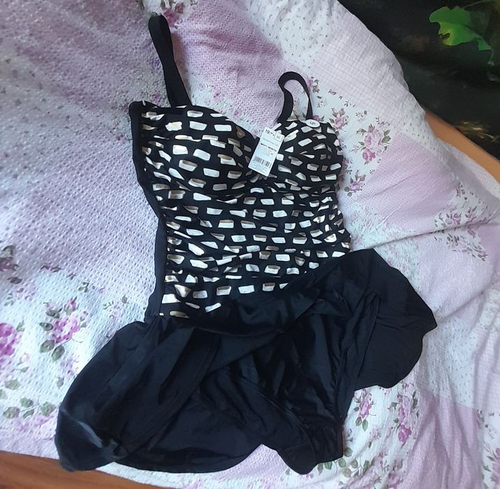 Nowy Kostium kąpielowy jednoczęściowy z metką46 c
