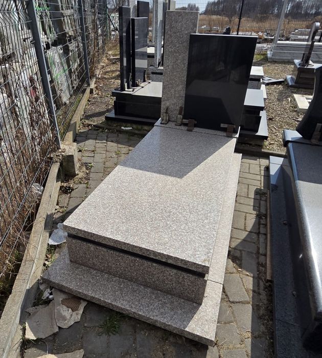 Nagrobek granitowy 4500 Andrychów z 10 letnią gwarancją