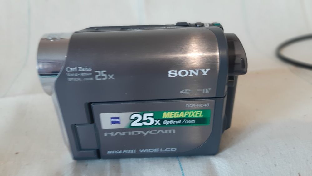 MiniDV Відеокамера Sony DCR-HC48E