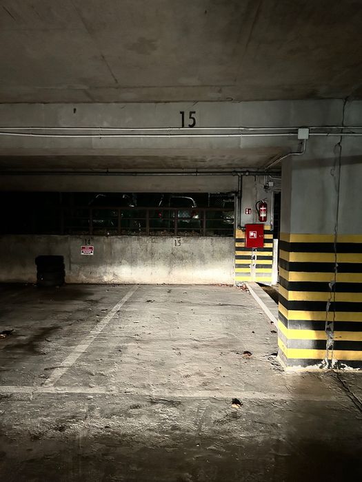 Miejsce postojowe w garażu