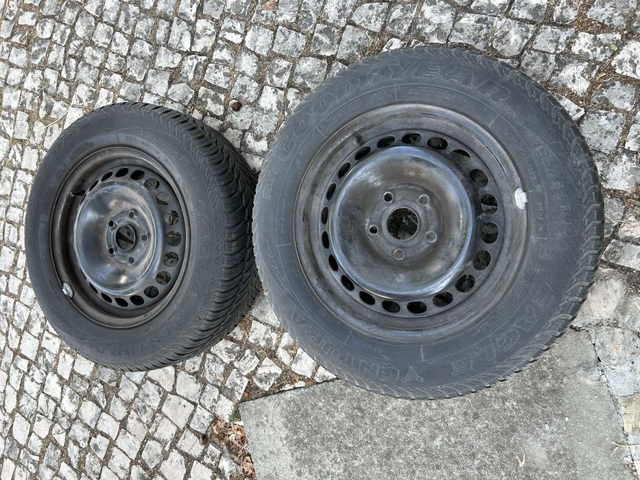 Jante de ferro com pneu