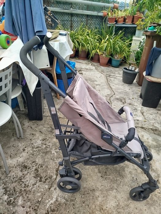 Carrinho de bebé da Chico como novo