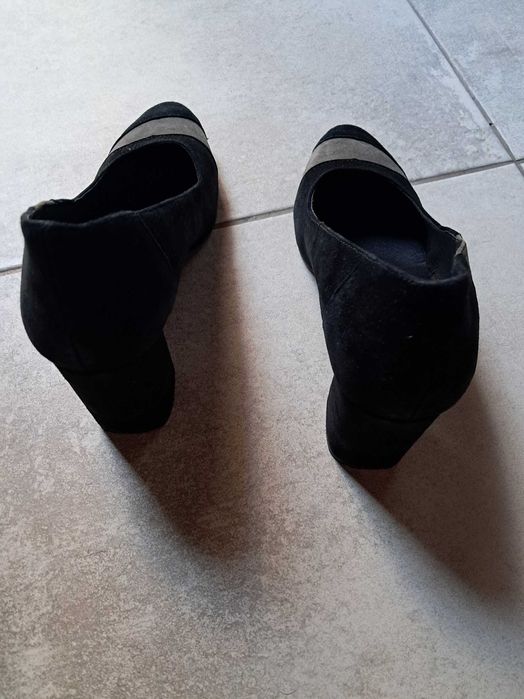 Sapatos salto alto de senhora