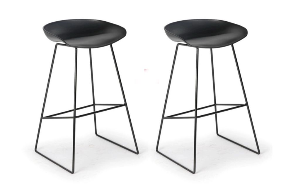 Sprzedam 2 hokery krzesła barowe