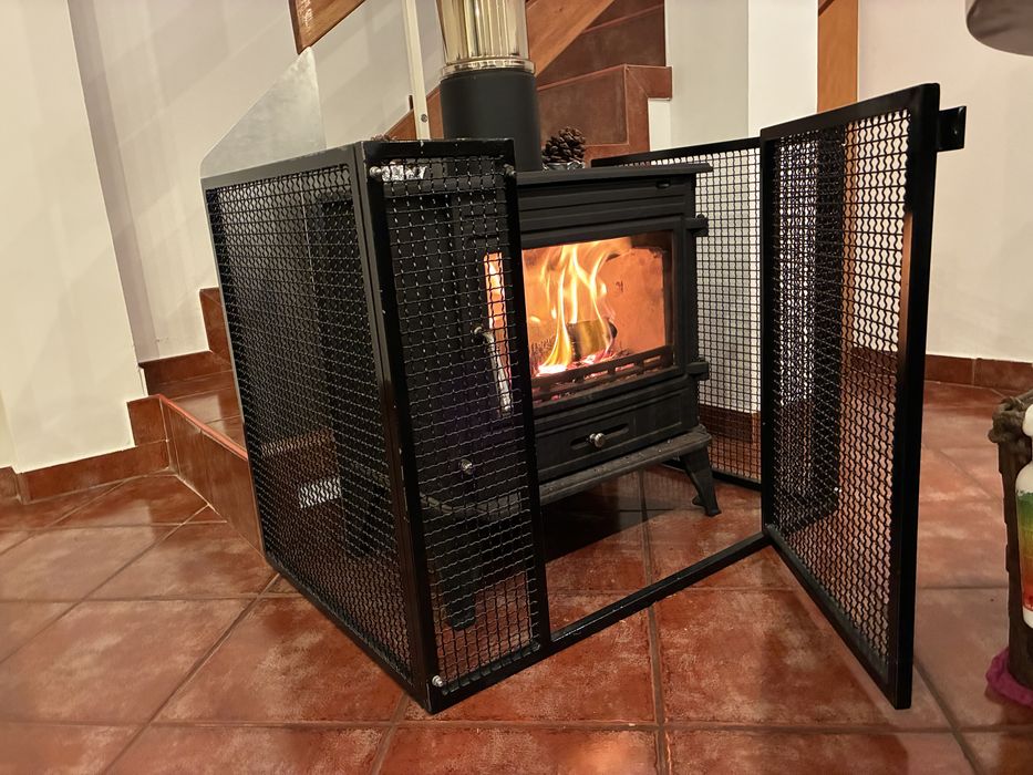 Protecção salamandra a lenha pelletscrianças