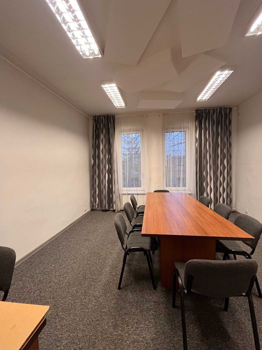 Lokal pod siedzibę firmy ok 200 m² | 1 piętro | zamykany teren, parking, atrakcyjne warunki | Senatorska 12