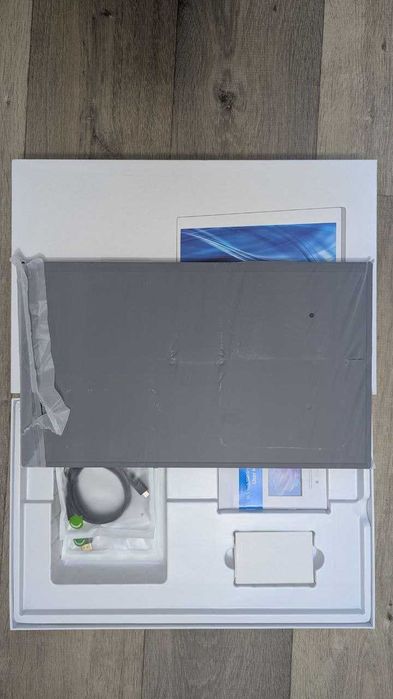 Портативний монітор 18.5 inch 120hz 100% sRGB 1080P + Кріплення