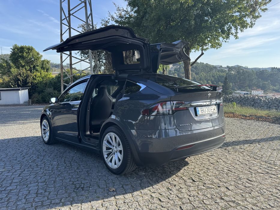 Tesla Model X 75D