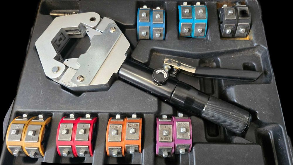 Prasa Hydrauliczna Do Zarabiania Przewodów MAGNETI MARELLI