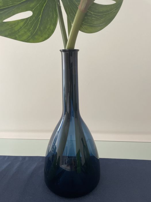 Conjunto jarras de vidro cor azul