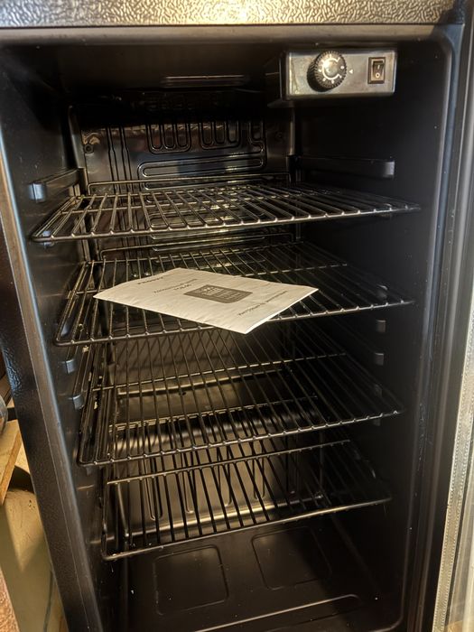 Холодильный шкаф FCB-90 frosty новый