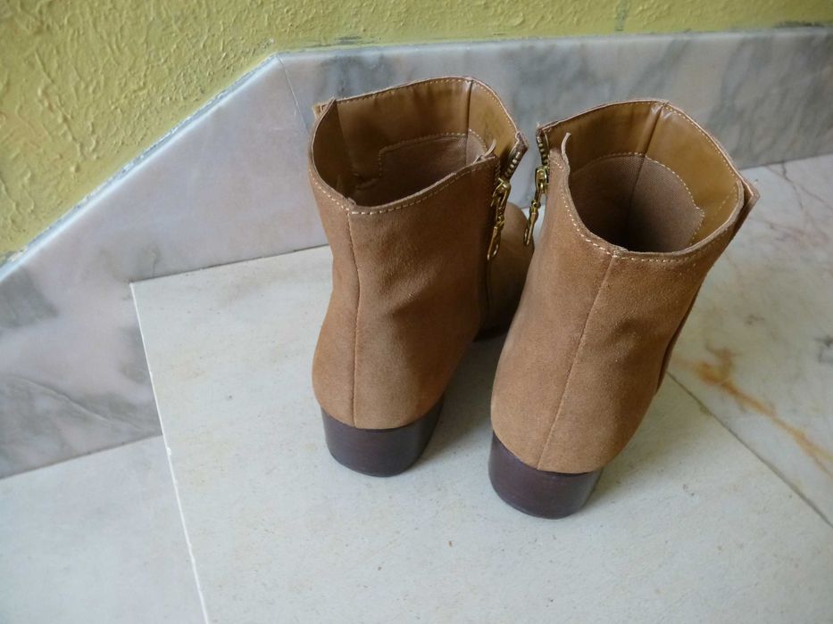 Botins de senhora, SPRINGFIELD