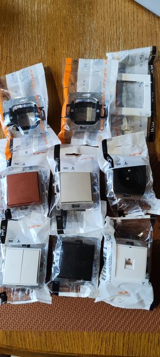 Karlik Mini - włącznik, gniazdko, rolety, elektryk.  Nowe