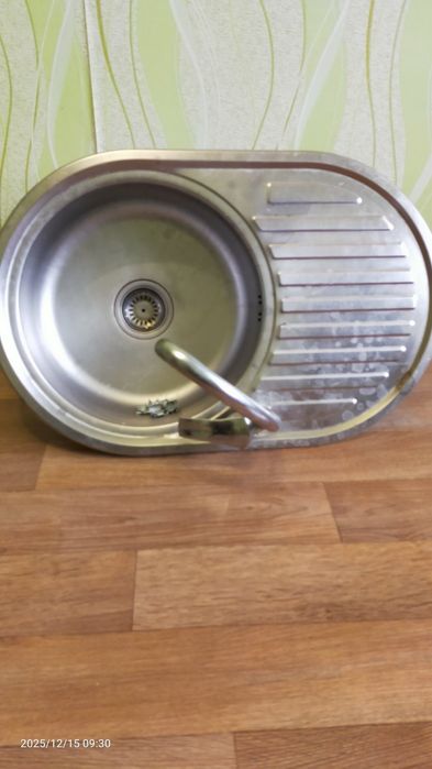 Мойка + смеситель. Цена за весь комплект.