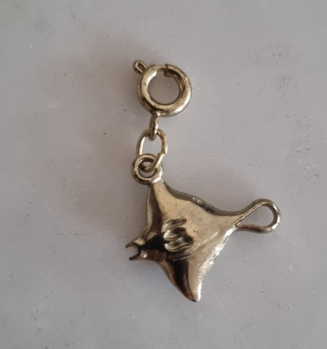 Zawieszka charms płaszczka