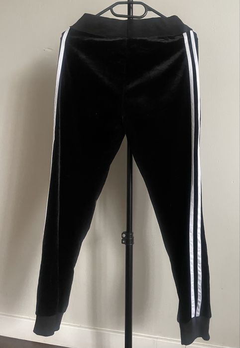 Spodnie czarne dresowe welurowe