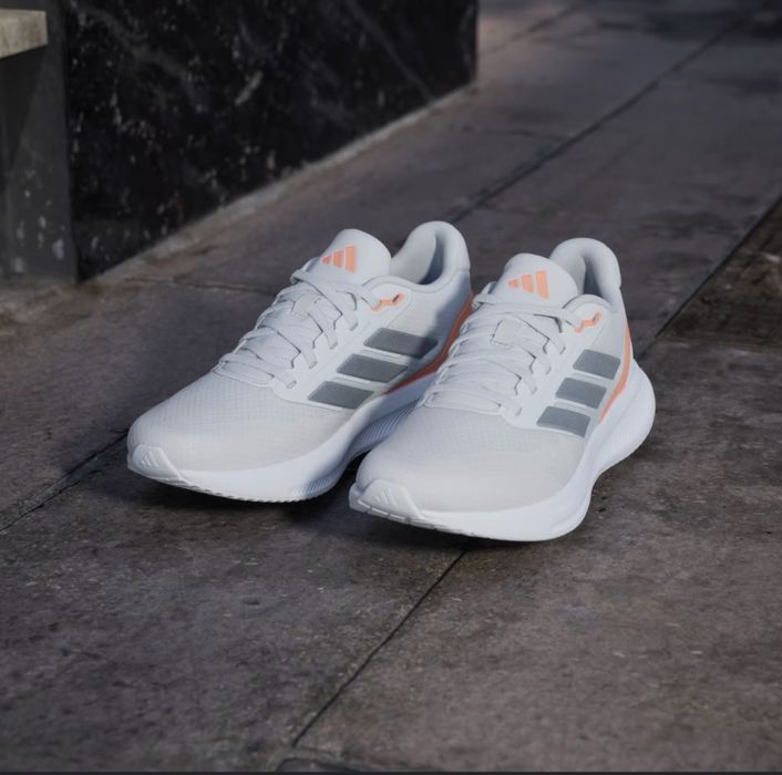 Жіночі кросівки adidas