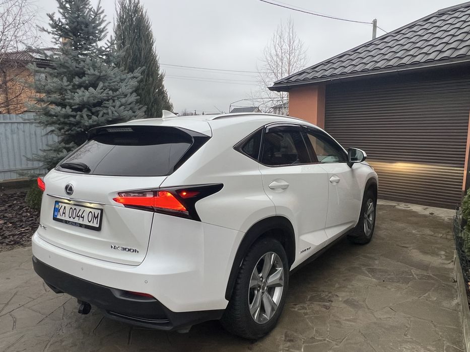 Lexus NX 300h 2016