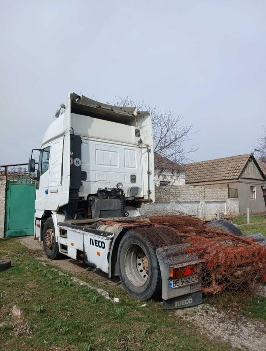 Тягач IVECO 2001 року