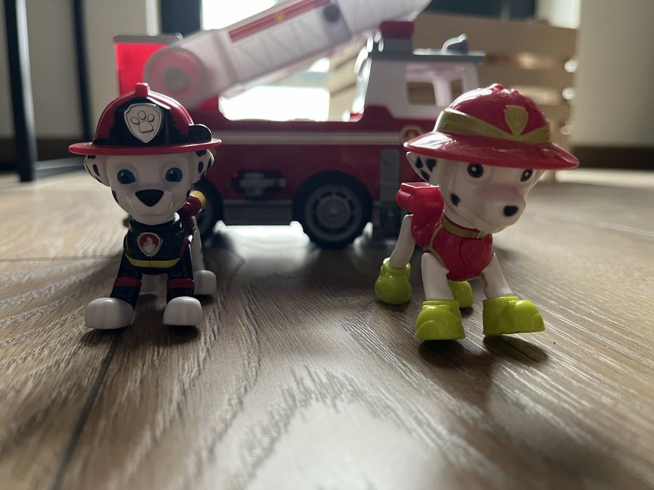 Samochodzik strażacki Psi patrol + dwie figurki