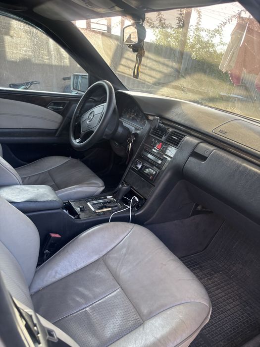 Продам Mercedes W210 E420