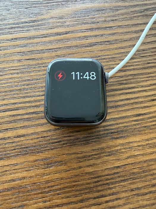 Apple Watch Series 5 44mm Space Gray - Kit completo c/ 3 braceletes (incl. metálica)