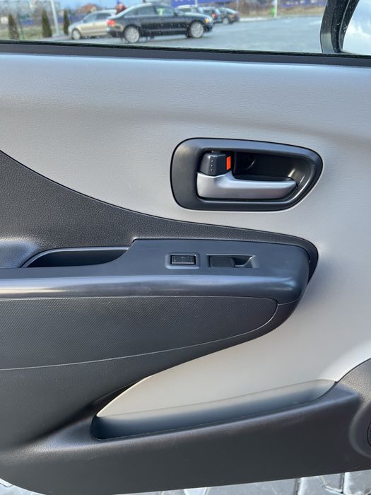 Автомобіль Nissan Pixo 2012