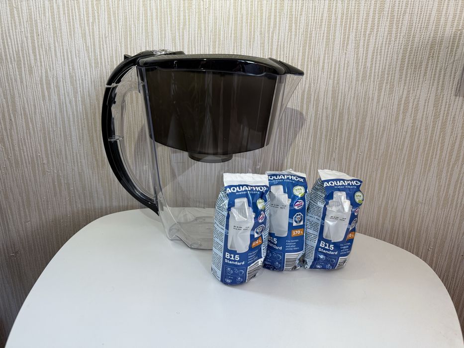 Фільтр-глечик ТМ Аквафор Ідеал з трьома картриджами В15