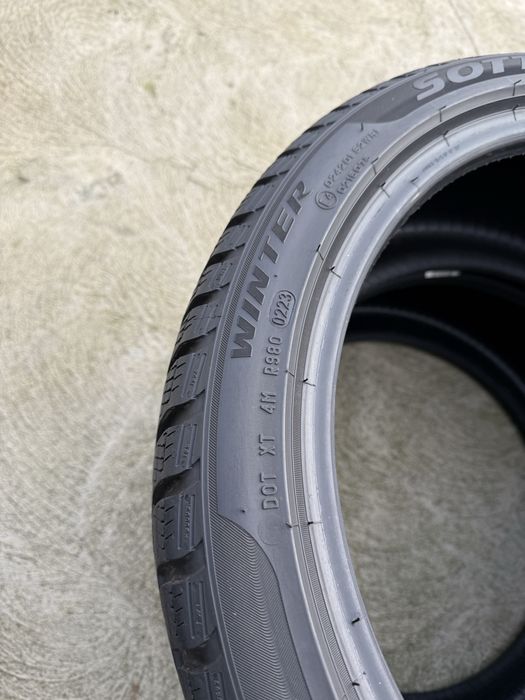 235/40/18 Pirelli Sottozero 3