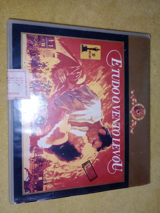 Caixa colecionável VHS "E tudo o tempo levou"