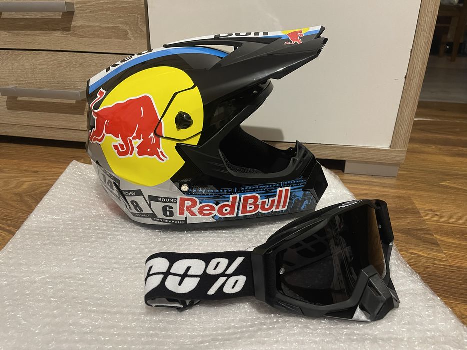 Kask redbull z goglami nowy
