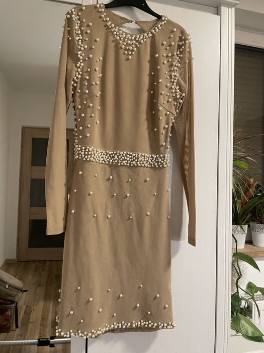 Elegancka sukienka z perlami nude/do negocjacji