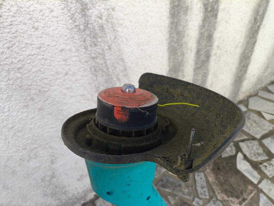 Corta relvas e aparador Gardena