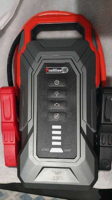 Пуско-зарядний пристрій Titan 32000мАч, 4000А, 12В бустер пускач авто