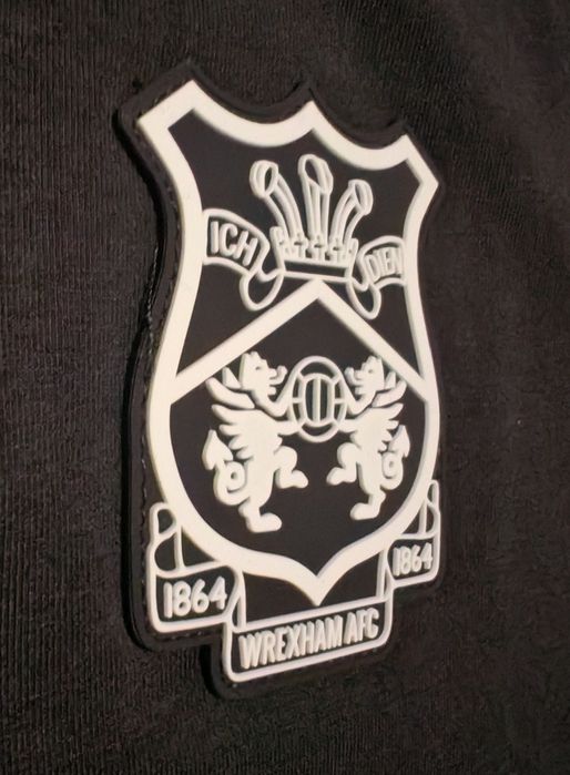 T-shirt Wrexham FC Preta tam. L / XL