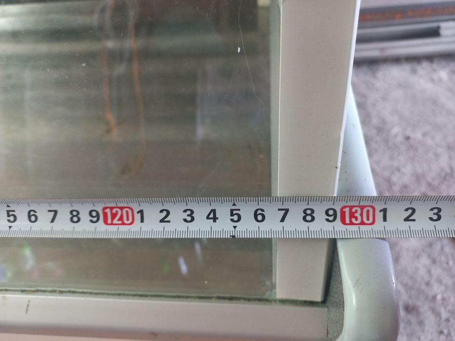 Продам холодильну  вітрину!
